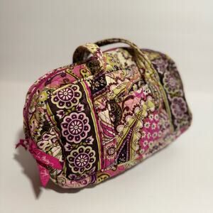 💐 Women’s Duffel Bag : Vera Bradley Very Berry Paisley Quilted Retired Collector